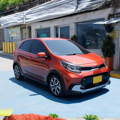 El Kia Picanto es un auto compacto ideal para la ciudad, destacándose por su eficiencia de combustible, tecnología avanzada y un diseño moderno. Con opciones de personalización y características de seguridad mejoradas, el Picanto 2024 se presenta como una excelente opción para quienes buscan un vehículo confiable y accesible. Este artículo explora en detalle sus ventajas, ficha técnica y si realmente vale la pena invertir en este modelo.